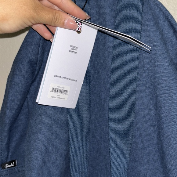 Herschel Supply Company - Picture 10 of 11